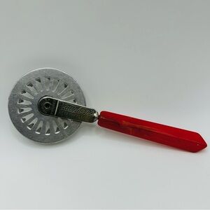 Vaughan Red Handled Vintage Metal Wheel Tool Pastry Cutter Round USA